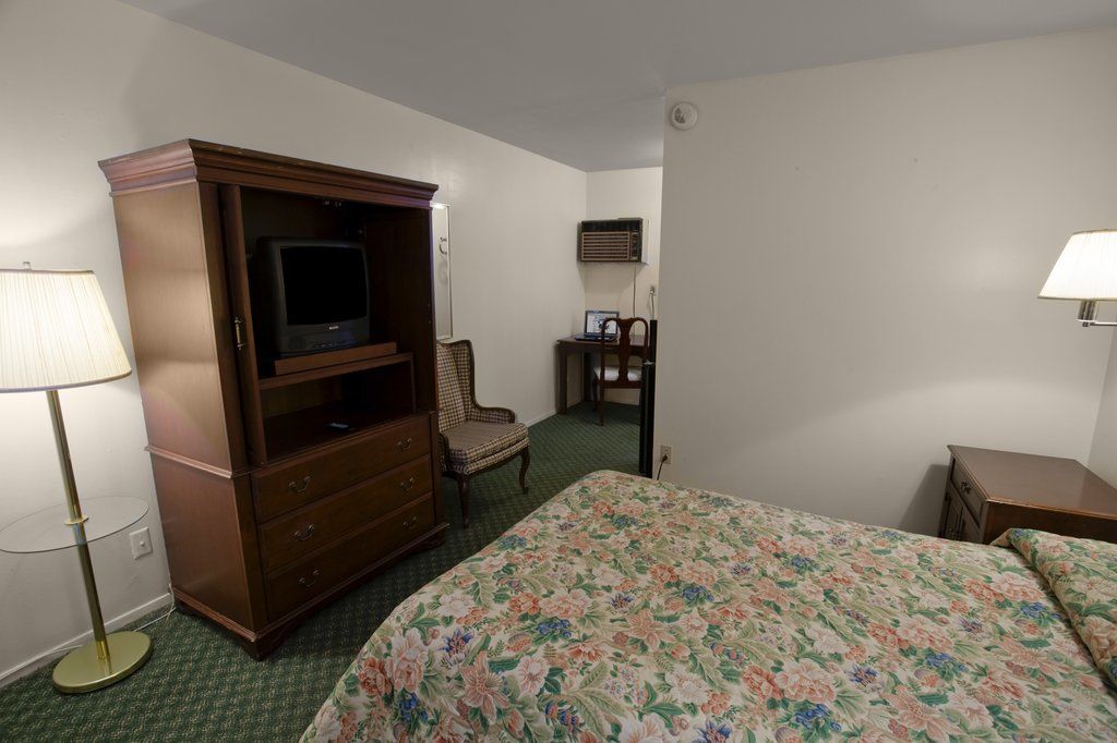 Super 8 By Wyndham Sonora Motel Buitenkant foto